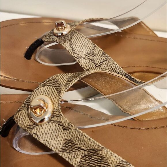 Coach "Shelley" Logo Canvas w/Turnlock Accent Thong Sandals sz.8/38 Ret.$145 - Picture 5 of 9